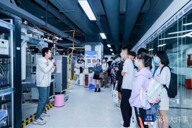 2022深港澳青年文开云APP 开云体育化交流周启动霍启刚连线致辞(图2)