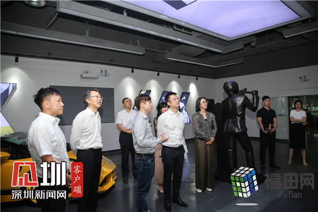 开云体育 开云平台福田区领导带队调研秀时代文化传媒 探讨文化产业未来发展(图2)