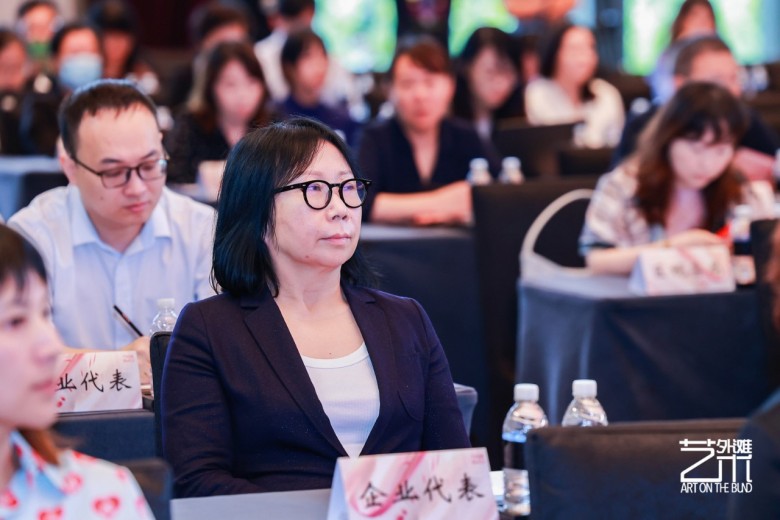 泰丰文化董事长胡婷出Kaiyun 开云体育席“全球艺场—艺术外滩”建设发布会(图4)