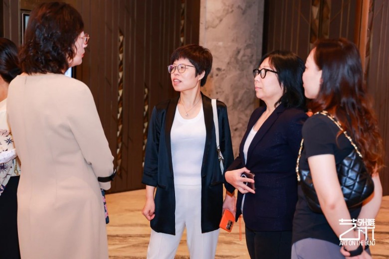 泰丰文化董事长胡婷出Kaiyun 开云体育席“全球艺场—艺术外滩”建设发布会(图6)