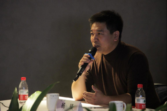 开云体育 开云平台中传校友创业联合会筹备会在首创中传与扶摇导演杨文军等十余位校友共同参与下发起(图5)