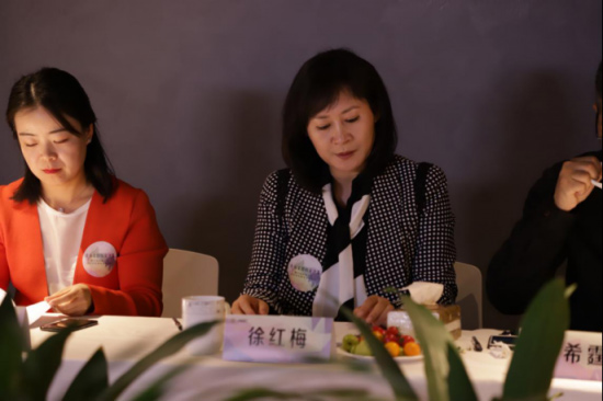 开云体育 开云平台中传校友创业联合会筹备会在首创中传与扶摇导演杨文军等十余位校友共同参与下发起(图2)