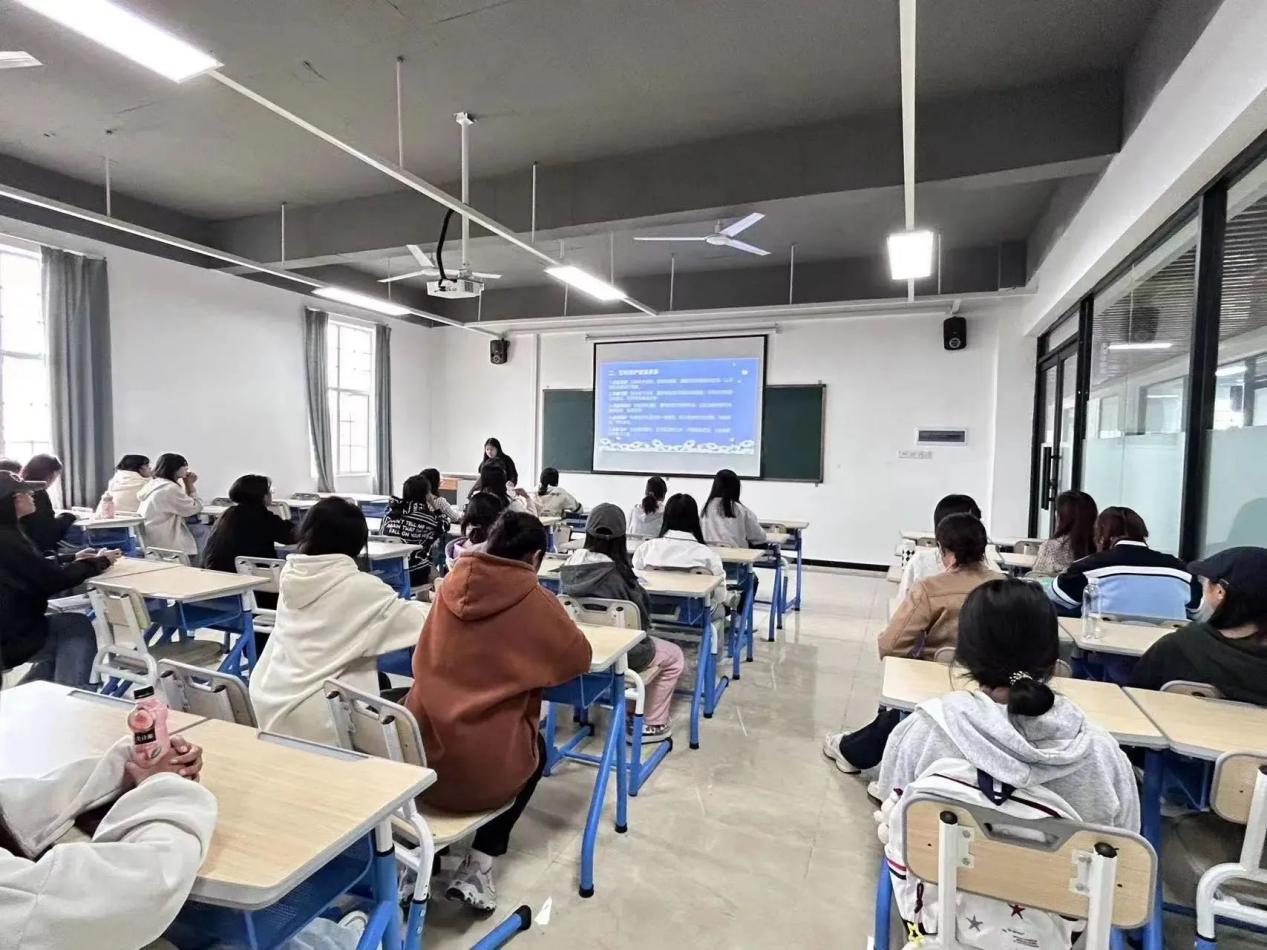 开云APP 开云官网入口紧抓师生培训助力四川文化传媒职业学院心育(图7)