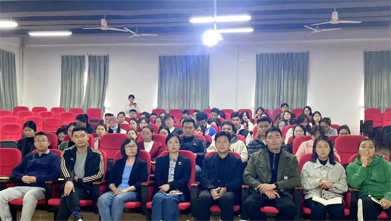 开云APP 开云官网入口紧抓师生培训助力四川文化传媒职业学院心育(图3)