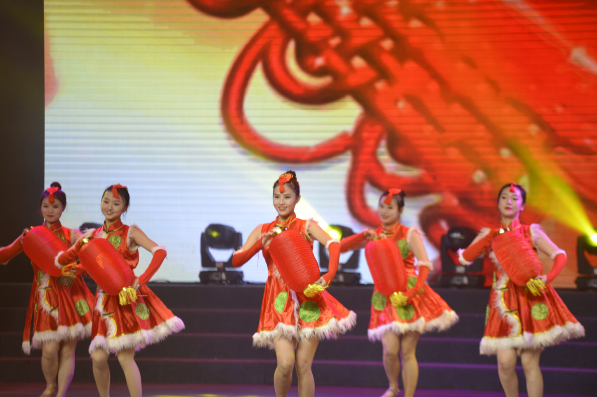 宜宾江安：开云 开云体育平台著名音乐策划人亚西歌曲新专辑《梦中家园》正式发布(图2)